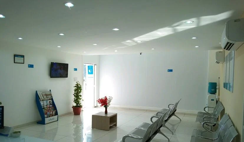 Exterior photograph of commercial property