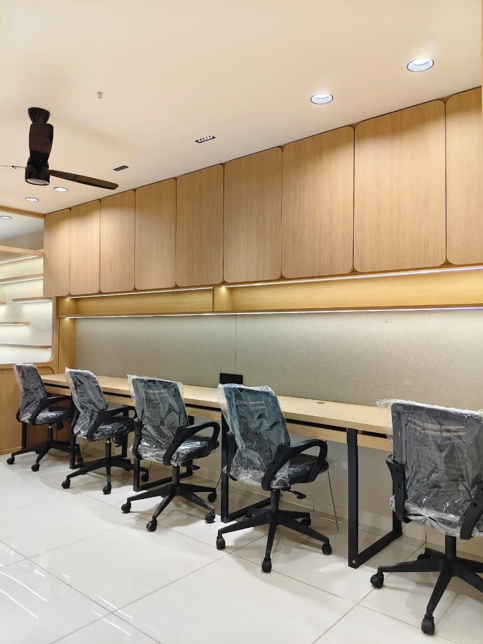 Exterior photograph of commercial property