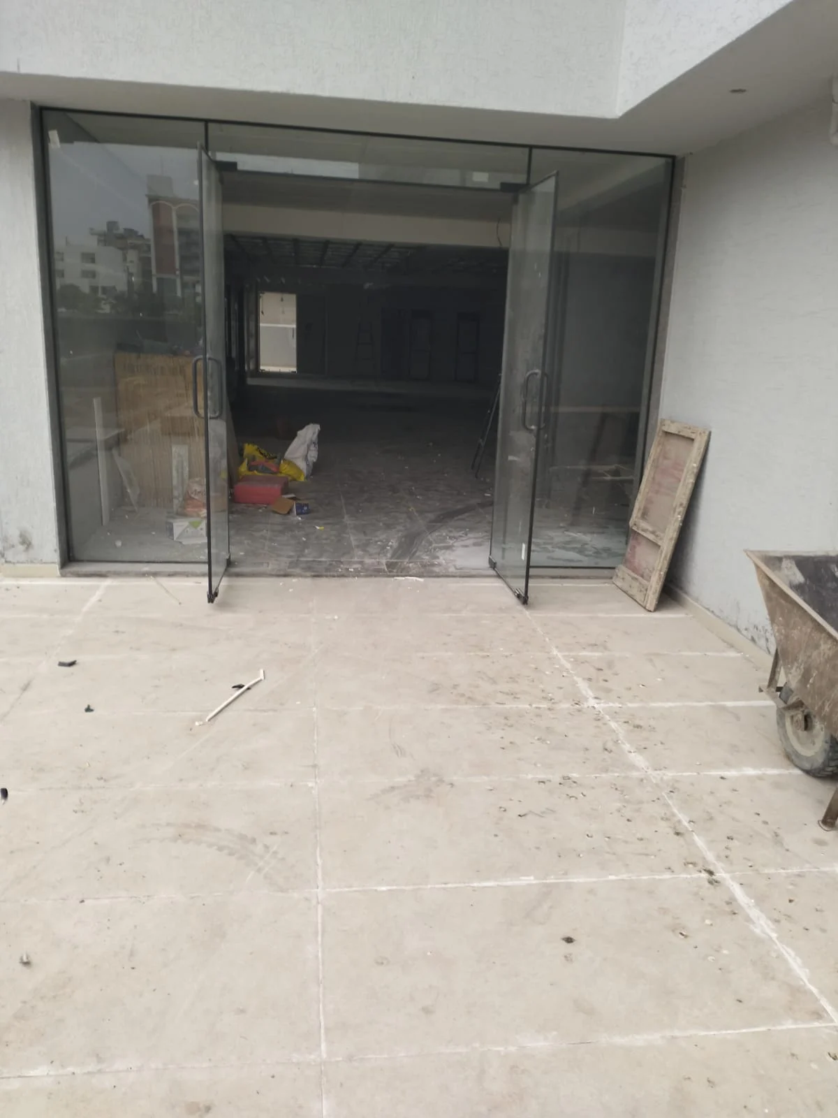 Exterior photograph of commercial property