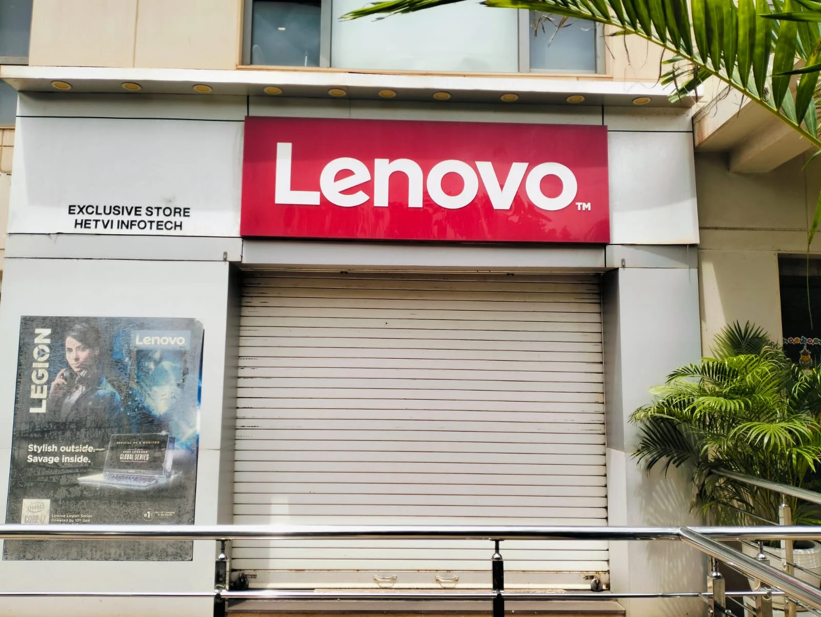 Exterior photograph of commercial property