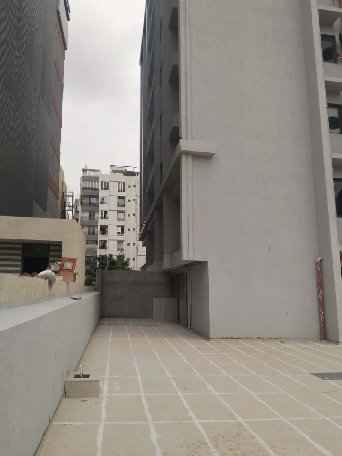 Exterior photograph of commercial property
